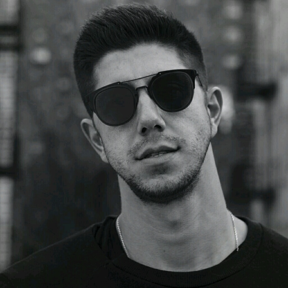 Meet your Posher, Andrea